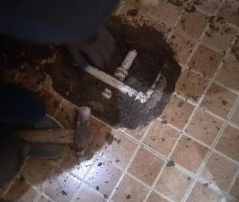 丹东卫生间漏水维修公司为您分享下卫生间渗水如何处理及注意事项